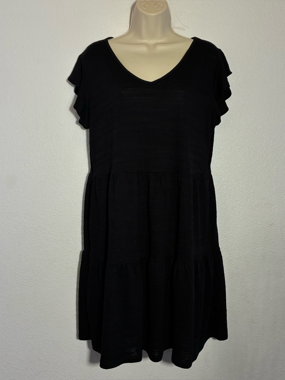 Maurices Black V-Neck Tiered Flutter Sleeve Dress Size Large
